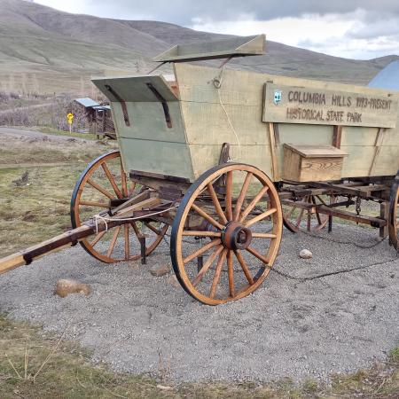 Wagon at Dalles Mt Ranch