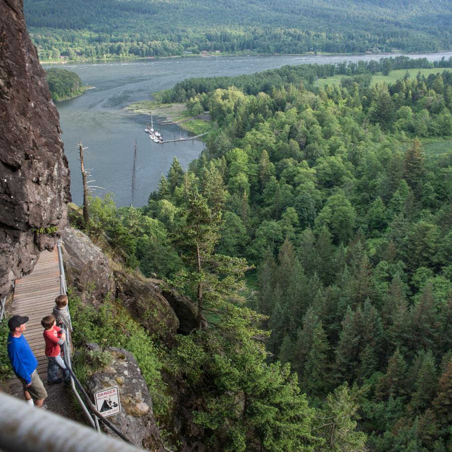 Hikers looking out over Beacon Rock.